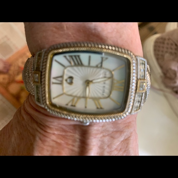 Watch - Picture 3 of 5